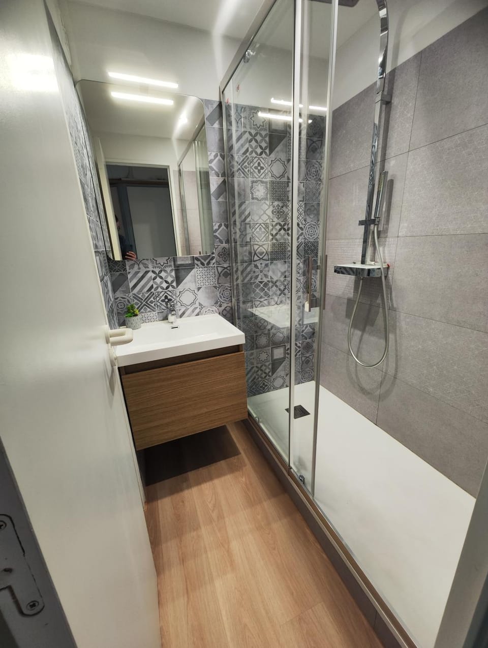 "Red Rock" studio rénové CLIM, PARKING,WIFI Apartment in Saint-Raphael