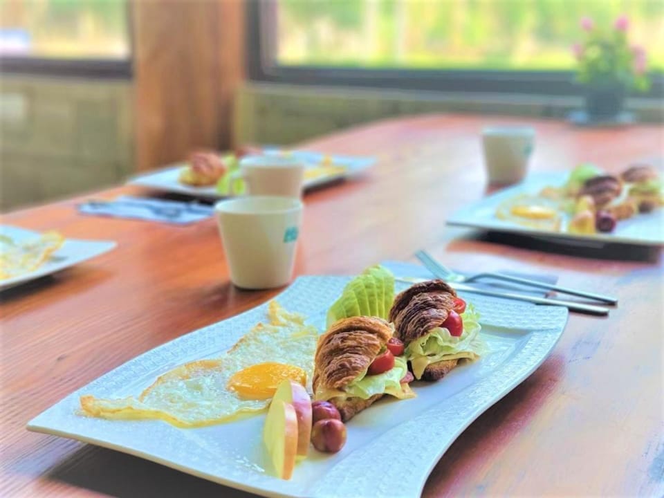 Food and drinks, Food, Breakfast, Continental breakfast