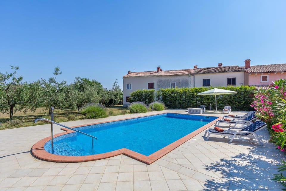 Property building, Swimming pool