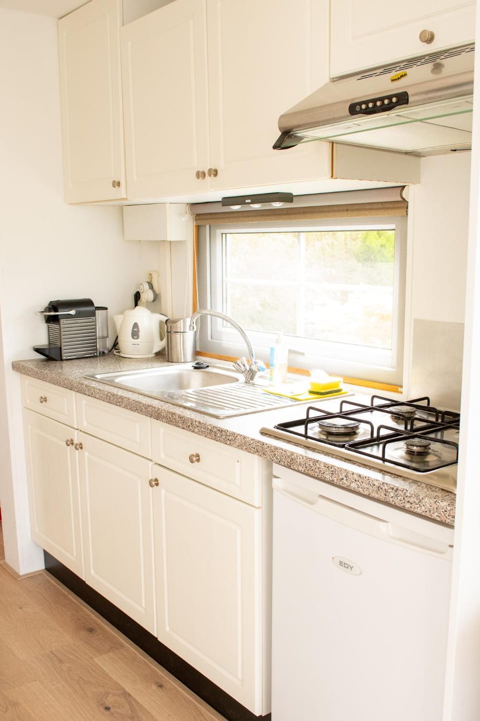 Kitchen or kitchenette, Communal kitchen