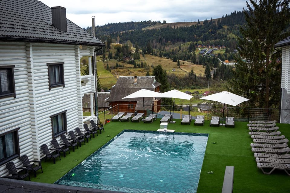 Spring, Swimming pool, sunbed
