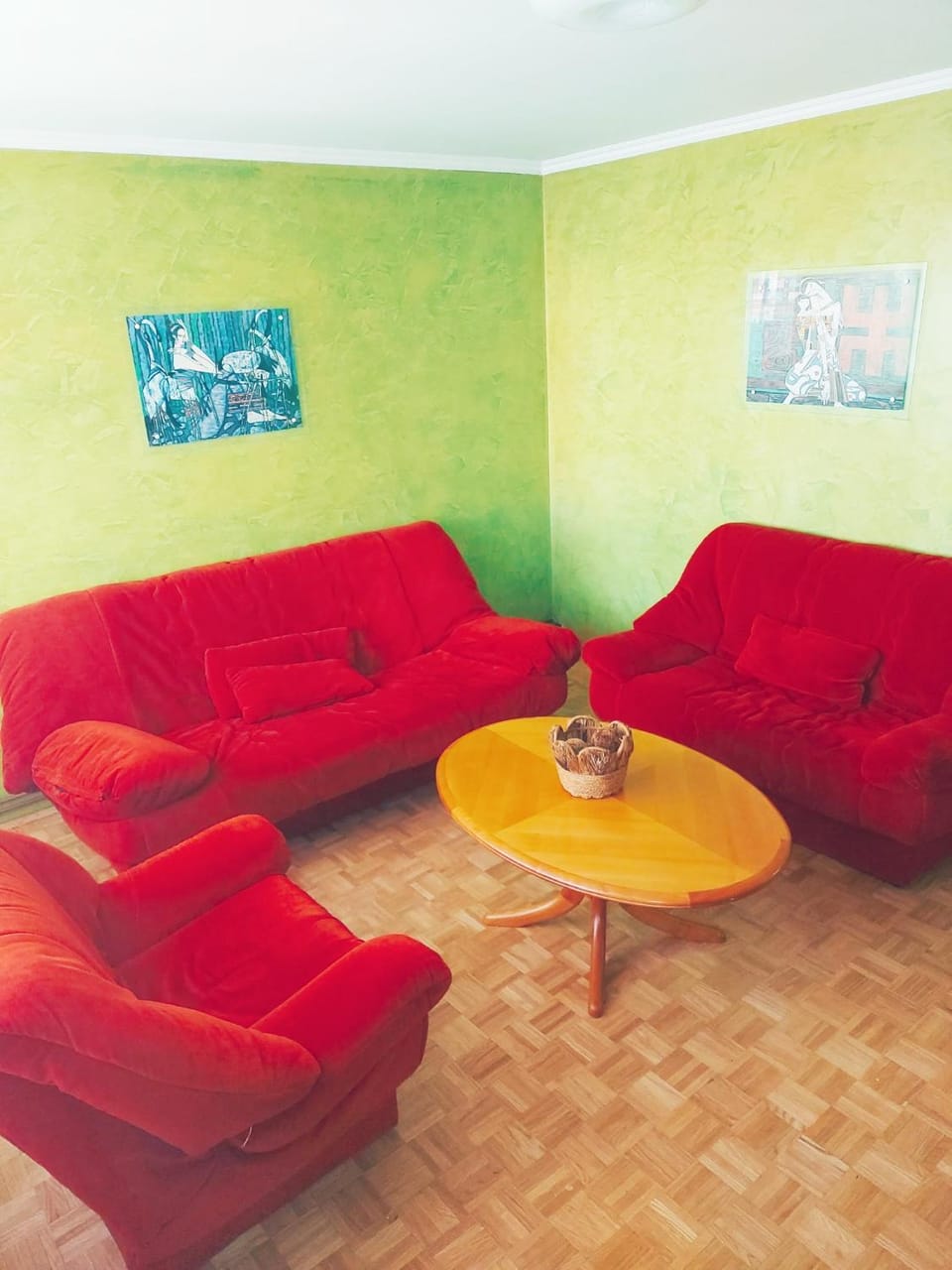 Living room, Seating area