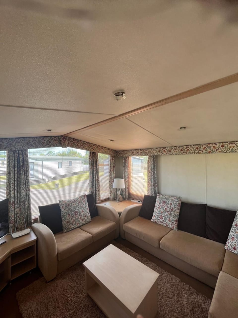 Cosy caravan House in England