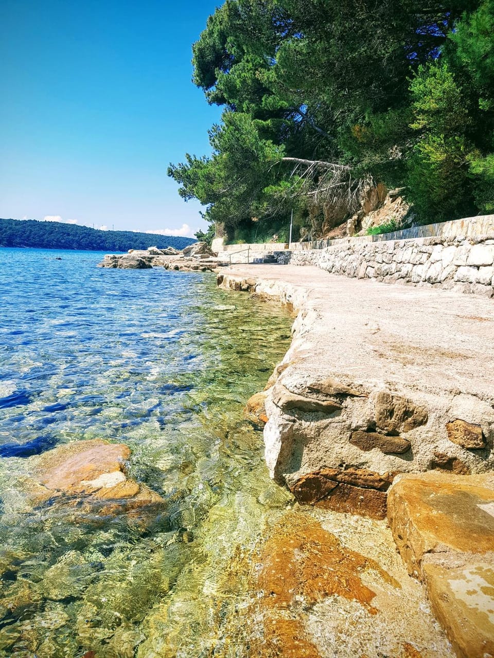 Neighbourhood, Beach
