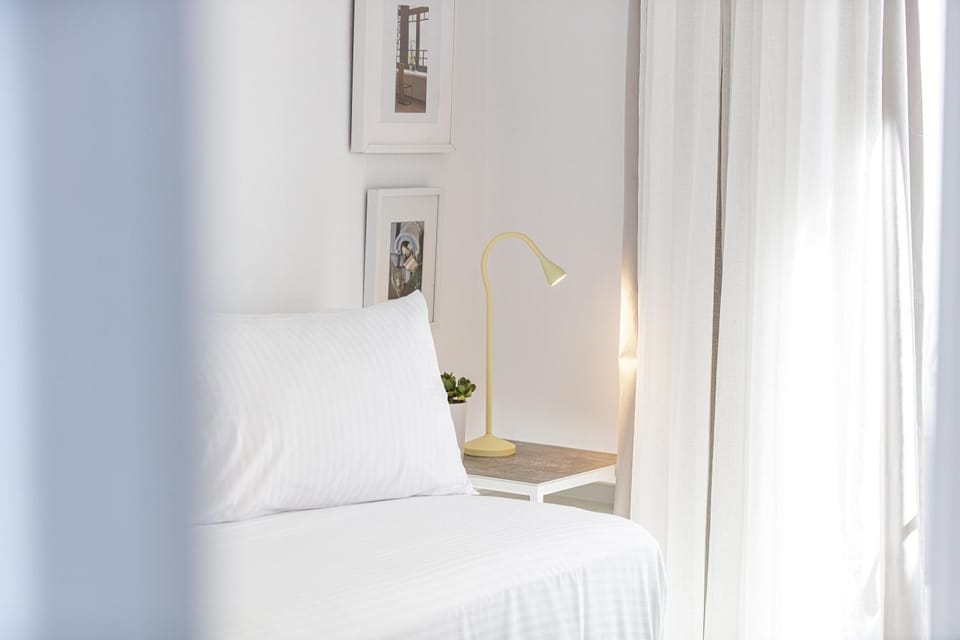 Bed, Photo of the whole room, Decorative detail, Bedroom
