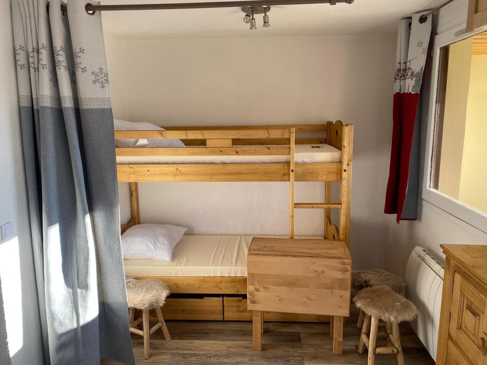 bunk bed