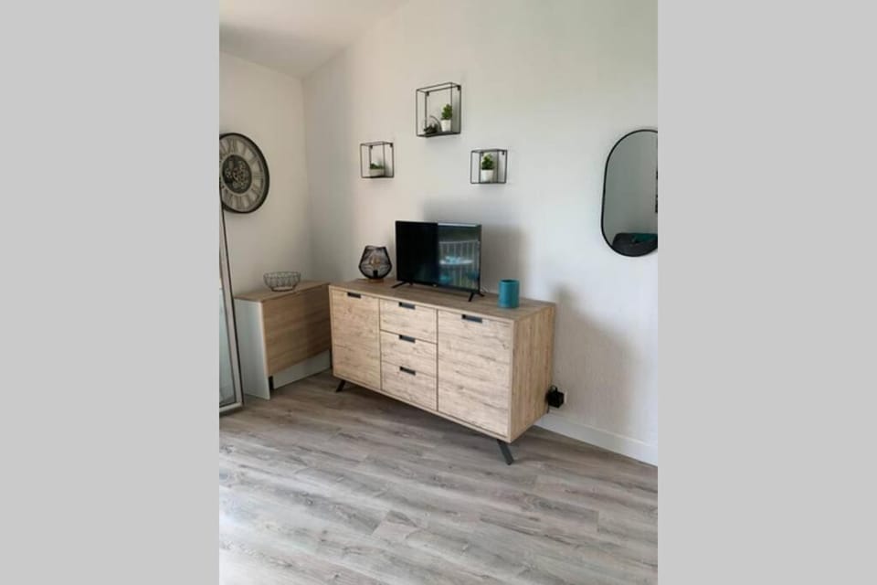 STUDIO VUE MER /PARKING PRIVATIF Apartment in Saint-Raphael