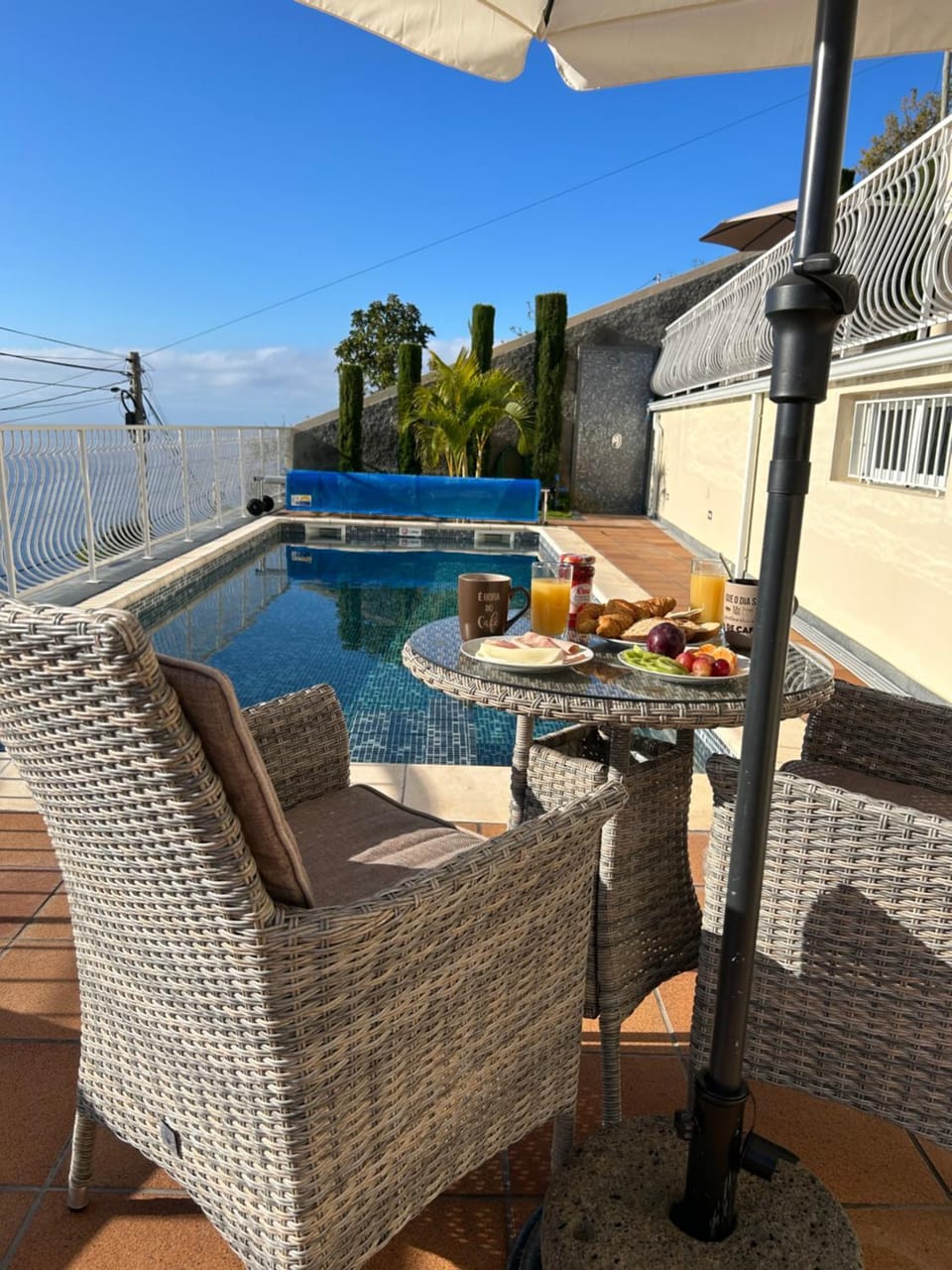 Pool view, Swimming pool, sunbed