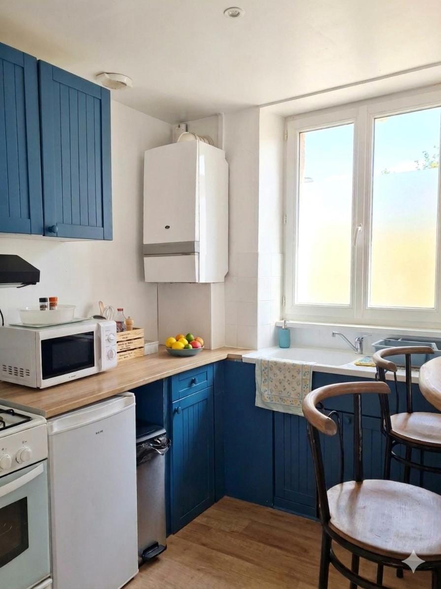 Kitchen or kitchenette, Dining area, oven, pet friendly, stove, toaster