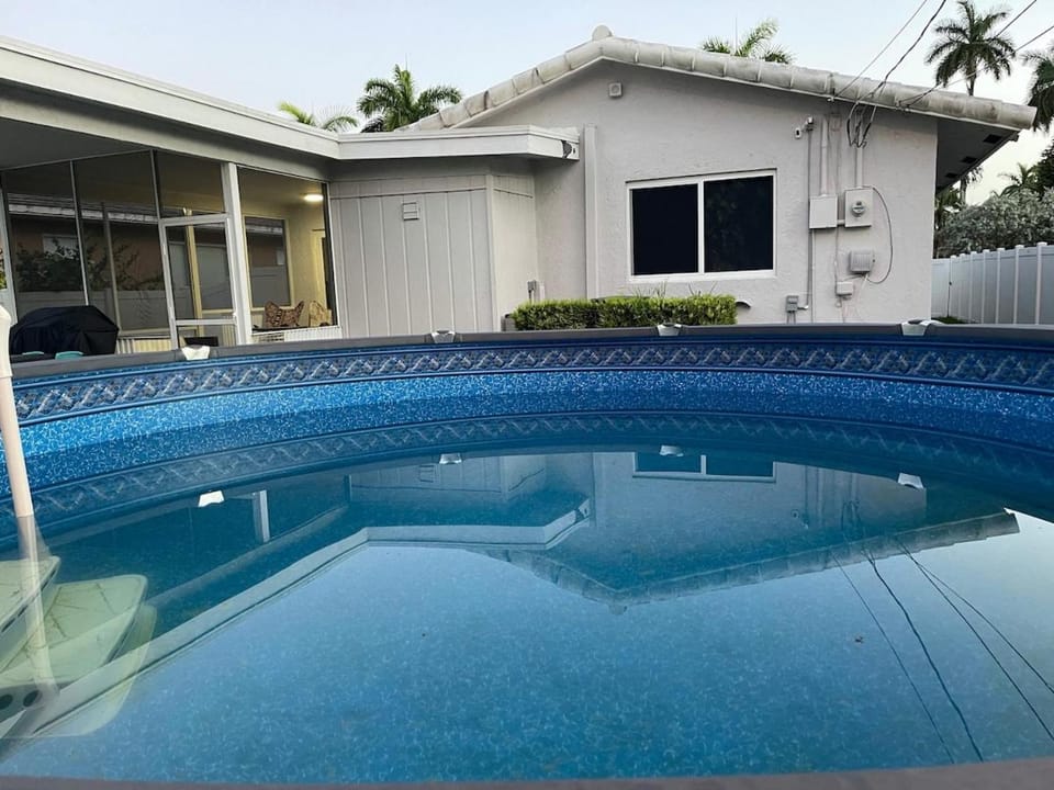 SuperVilla - 3BR/2BA - Pool - Walk to beach House in Hollywood