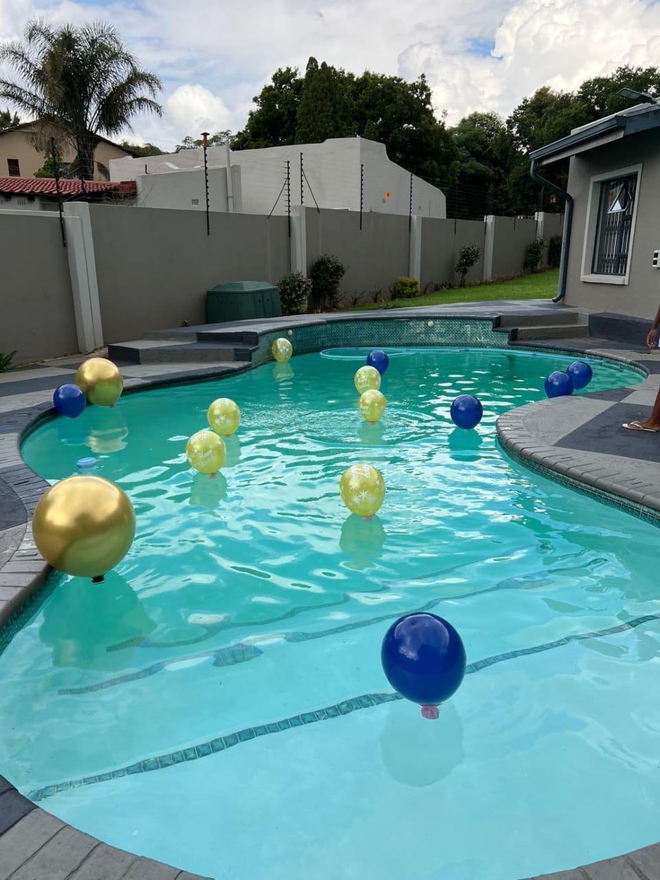 URlyfstyle 5 bedrooms 10km from OR Tambo Int Airport Bed and Breakfast in Gauteng