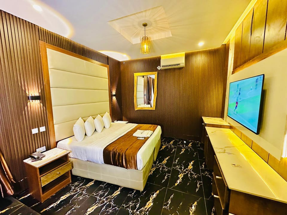Presken Hotel Castle, Opebi Lagos Hotel in Lagos