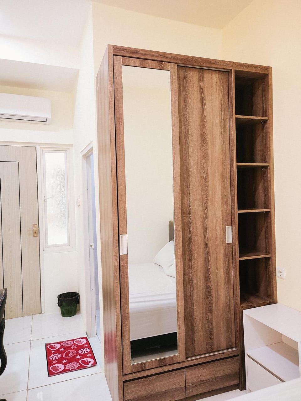 Bedroom, wardrobe