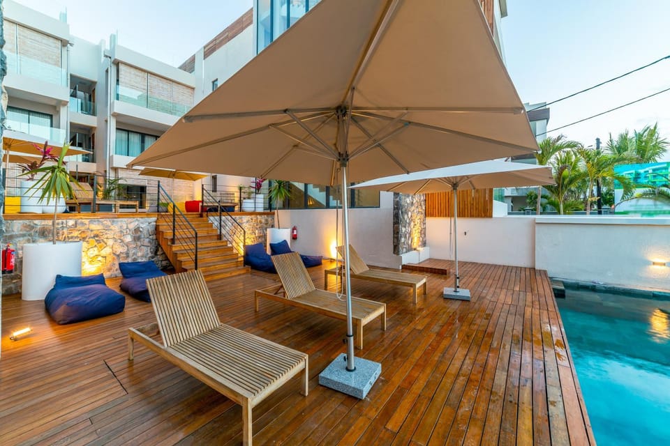 Property building, Swimming pool