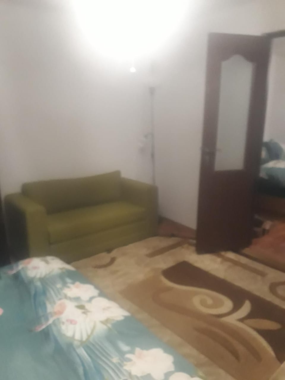 Tobyta nu primesc santieristi si petrecareti House in Bucharest