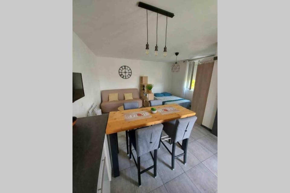 Location studio entre garrigue et mer Apartment in Narbonne