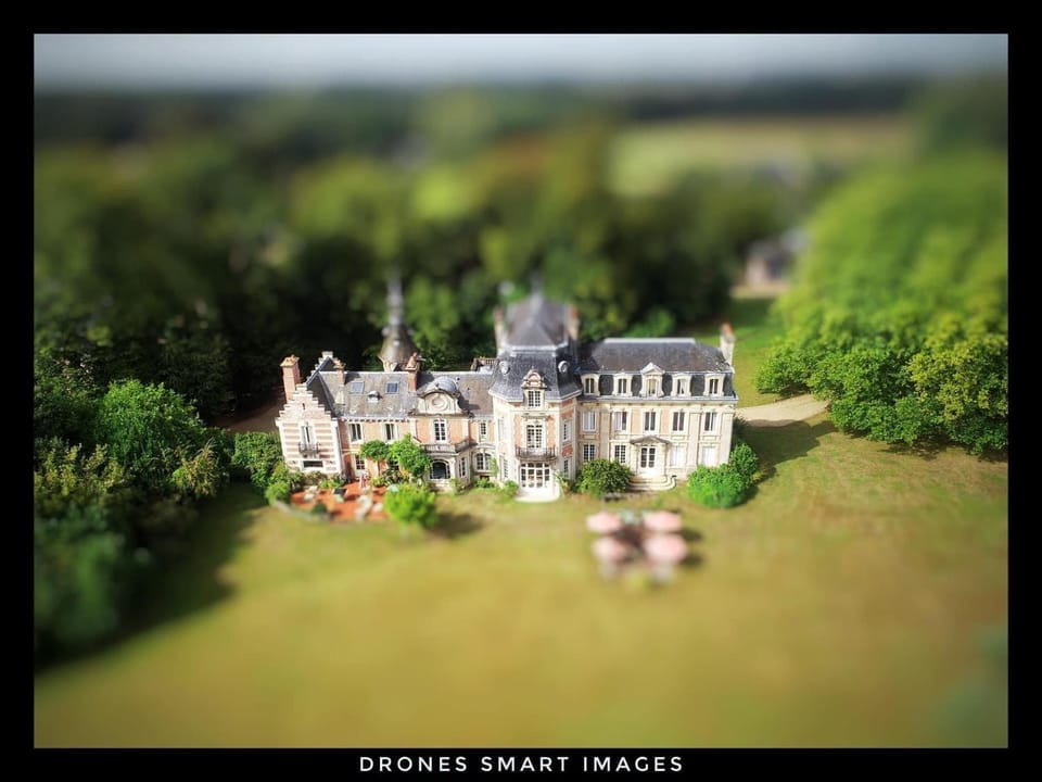 Property building, Day, Natural landscape, Landmark view