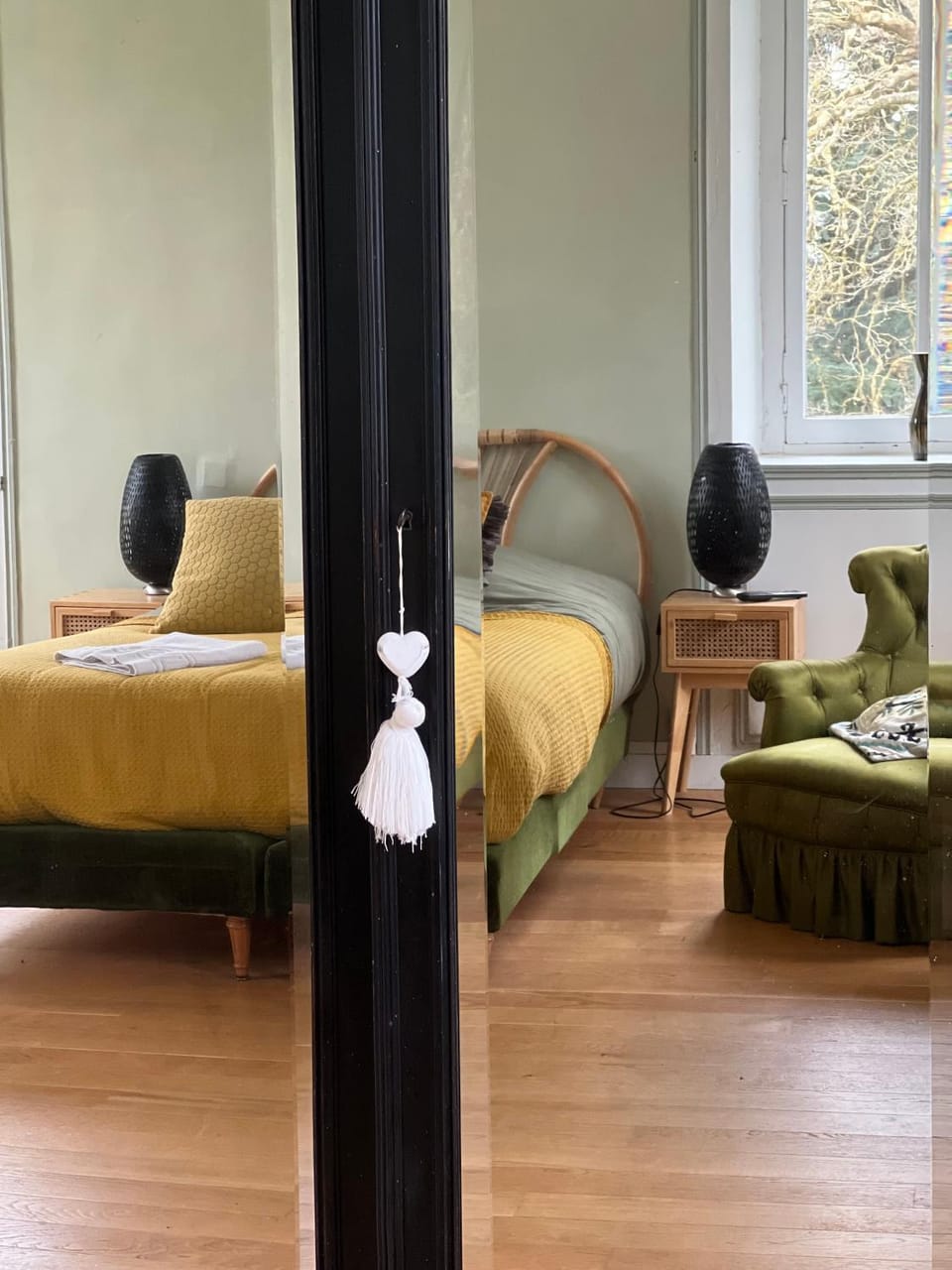 Photo of the whole room, Bedroom