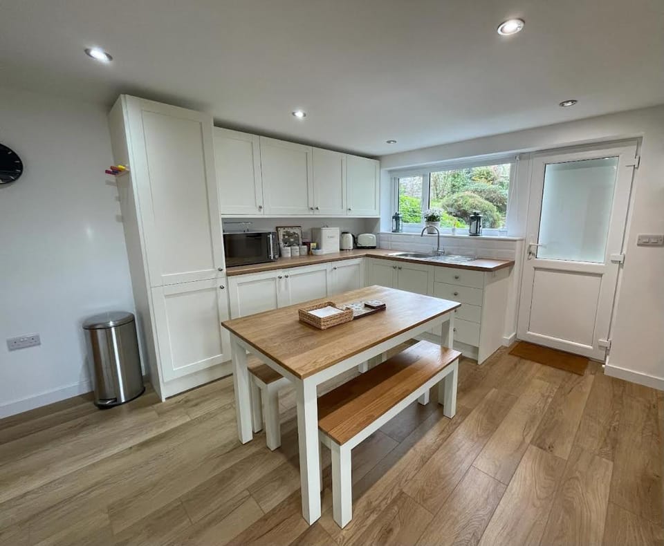Lovely ground floor apartment in quiet village Apartment in Teignbridge