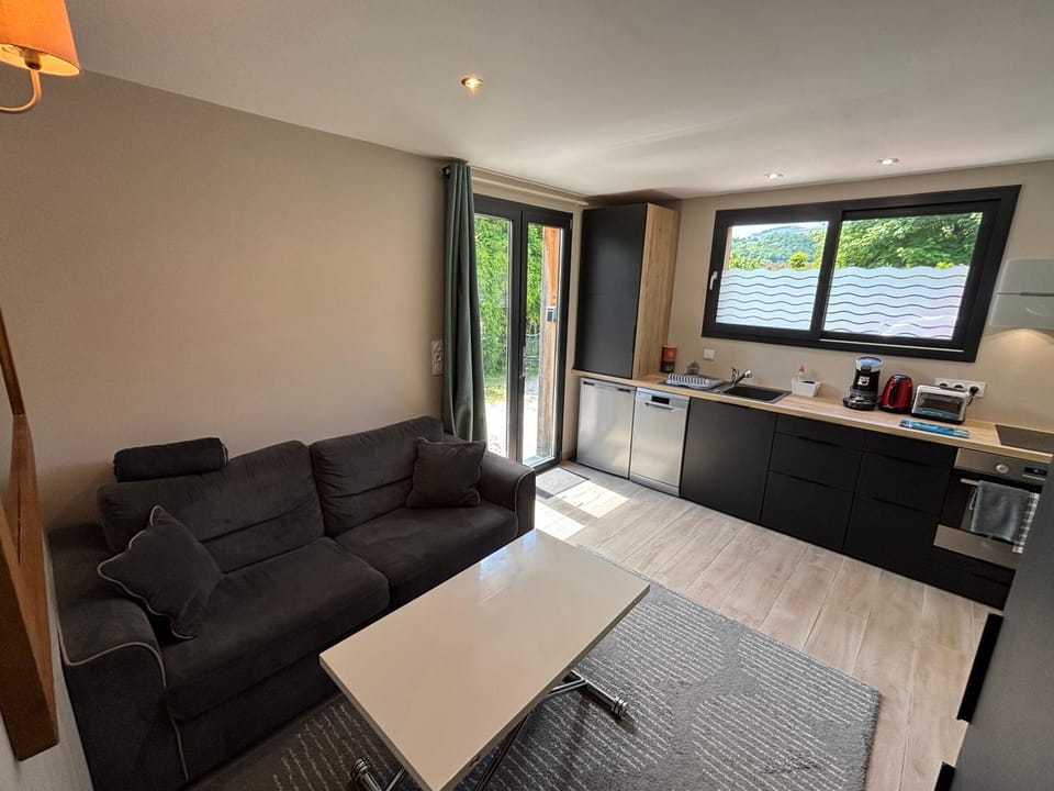 Kitchen or kitchenette, Living room