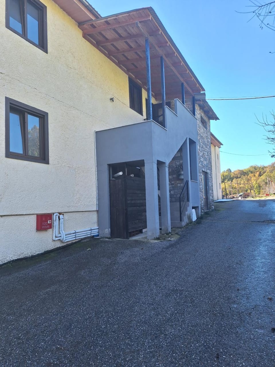 Property building, Day