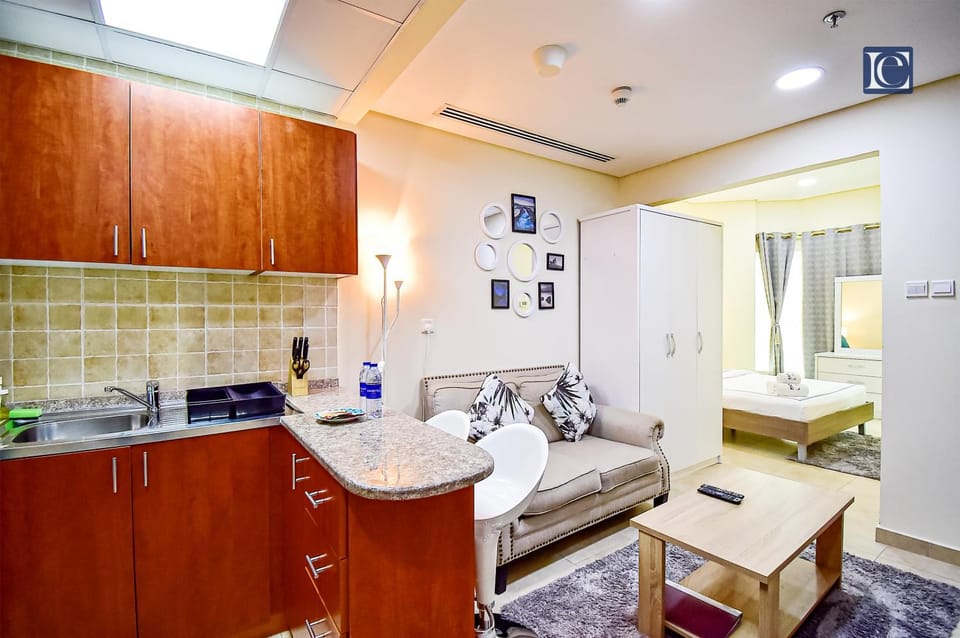 Bed, Kitchen or kitchenette, Living room, Photo of the whole room, Seating area, Dining area, Bedroom, minibar, stove