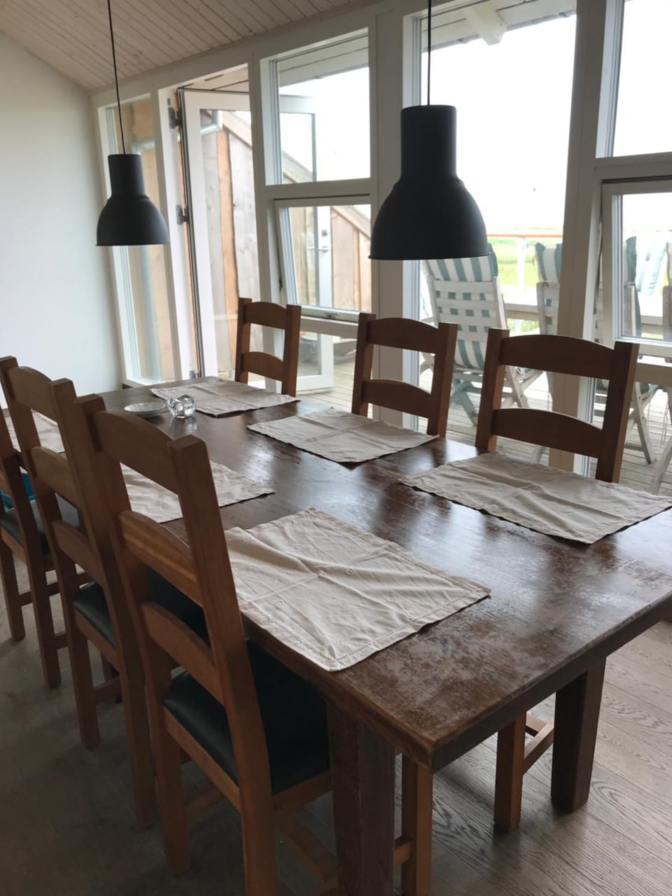 Seating area, Dining area