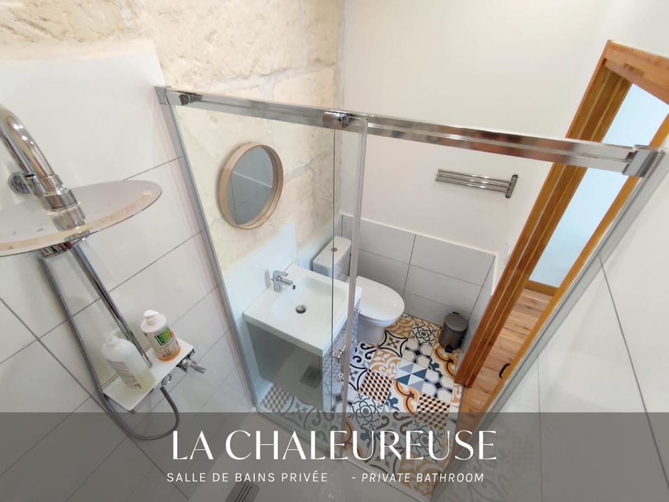 Shower, Toilet, Bathroom, Bedroom