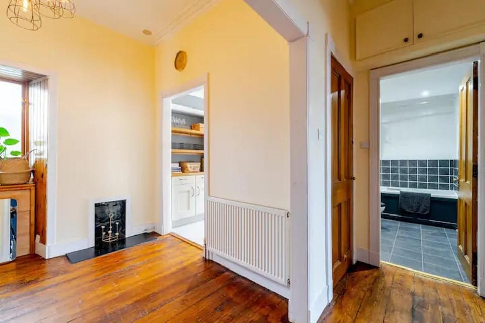 City Centre - 1 Bed - Sleeps 2 - Pet Friendly Apartment in Aberdeen