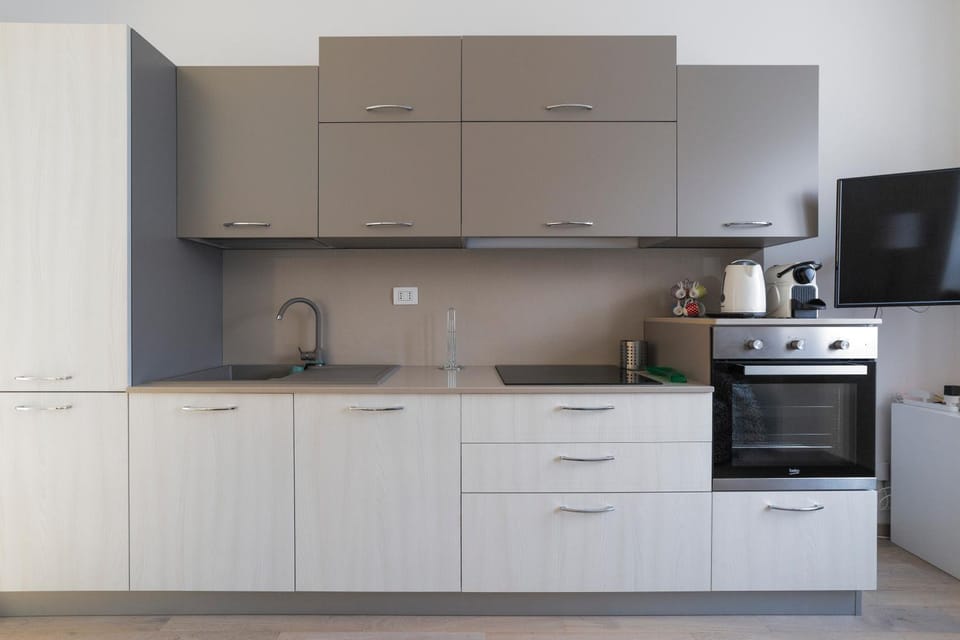 Kitchen or kitchenette, kitchen