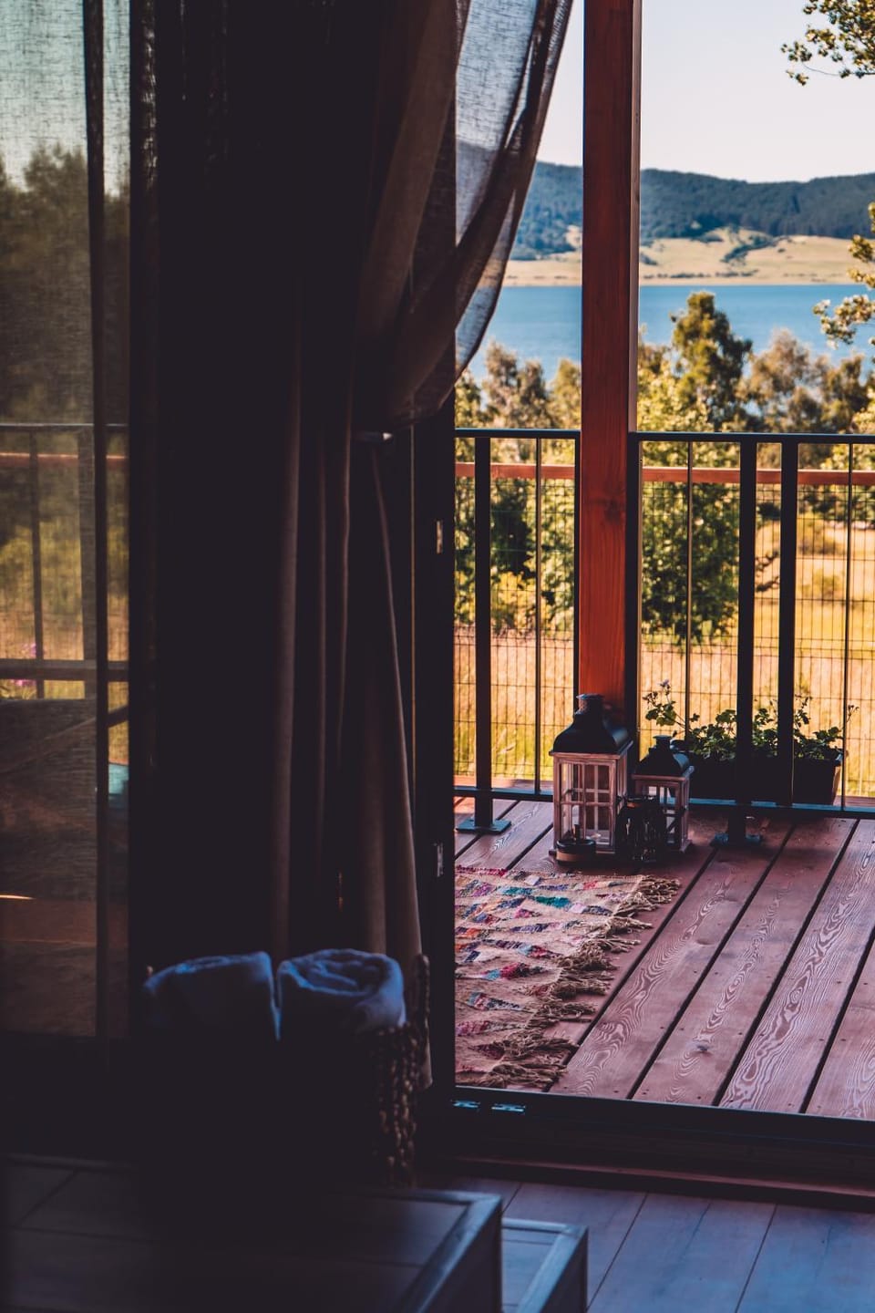 Patio, Natural landscape, View (from property/room), Balcony/Terrace, Seating area, Lake view, Mountain view