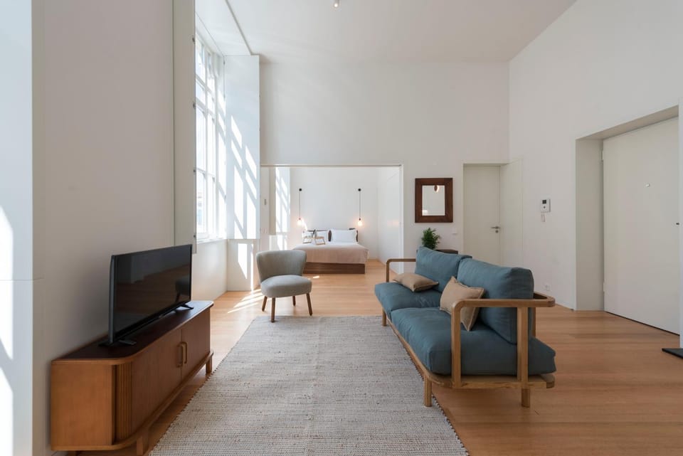 Communal lounge/ TV room, Bed, TV and multimedia, Living room, Photo of the whole room, Seating area, Bedroom