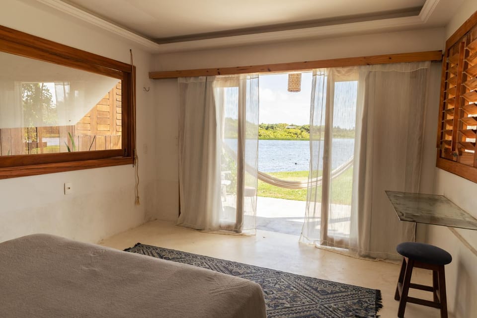 Photo of the whole room, Seating area, Lake view