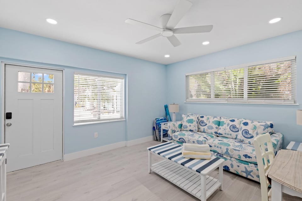 Captain Ed's - Charming Studio at PalmView of Sanibel with Bikes House in Sanibel Island