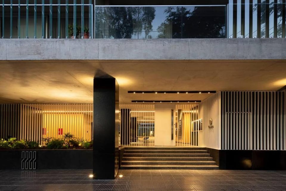 Facade/entrance