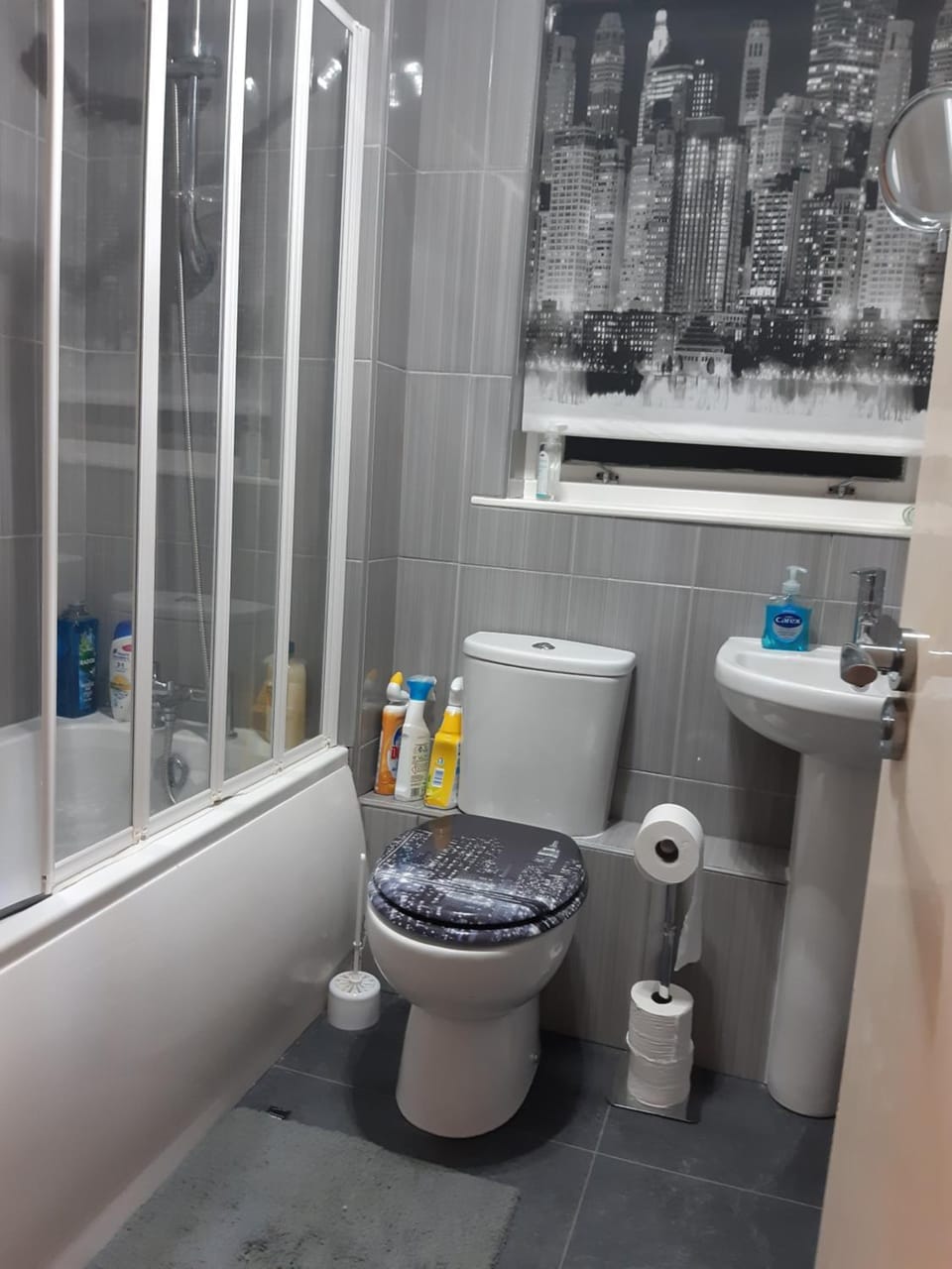 Our Guests Are Royal (BR) Apartment in Milton Keynes