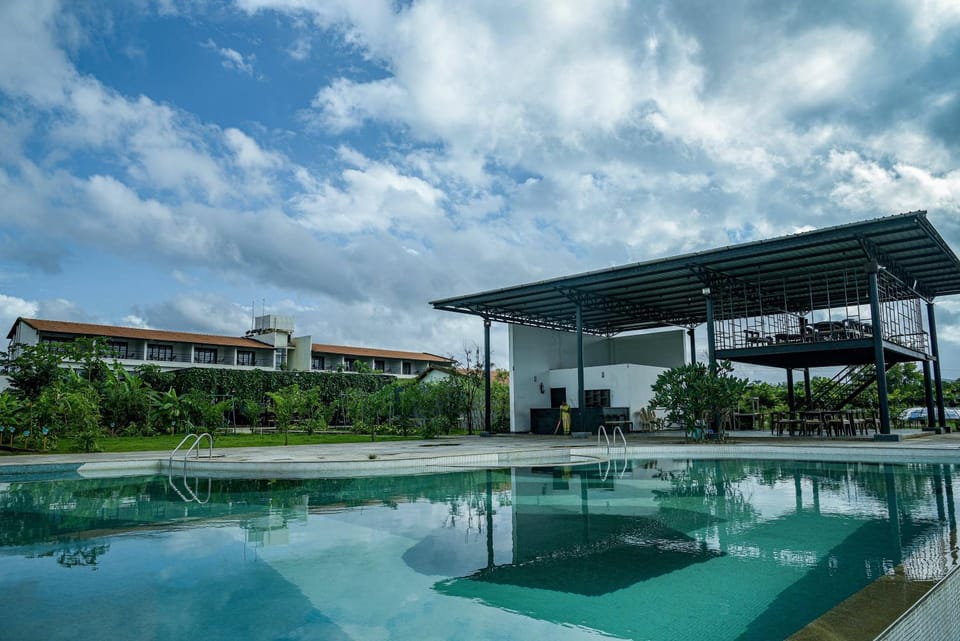 Property building, Day, Pool view, Swimming pool