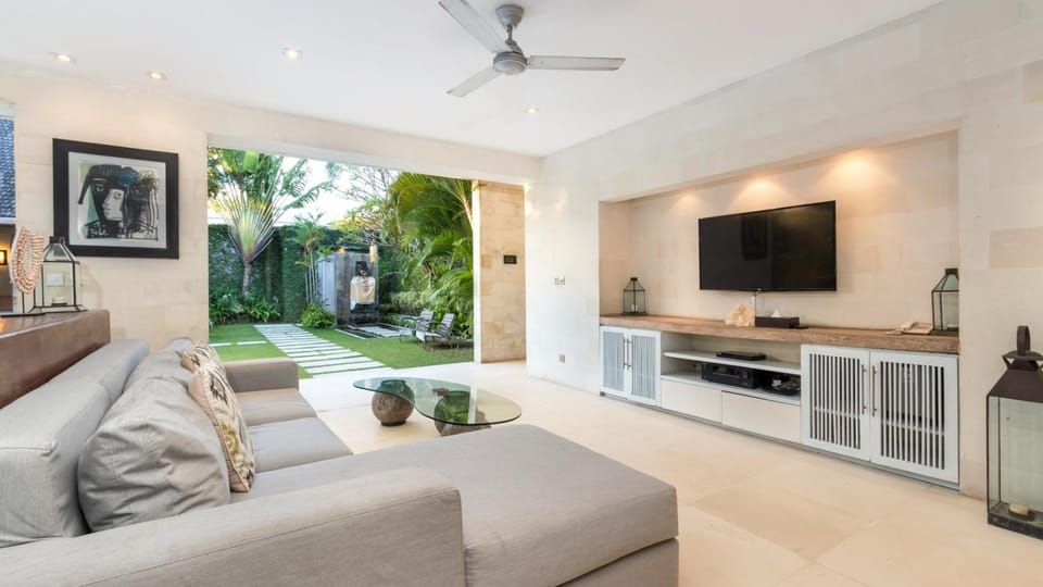 Communal lounge/ TV room, TV and multimedia, Living room, Lounge or bar, Seating area