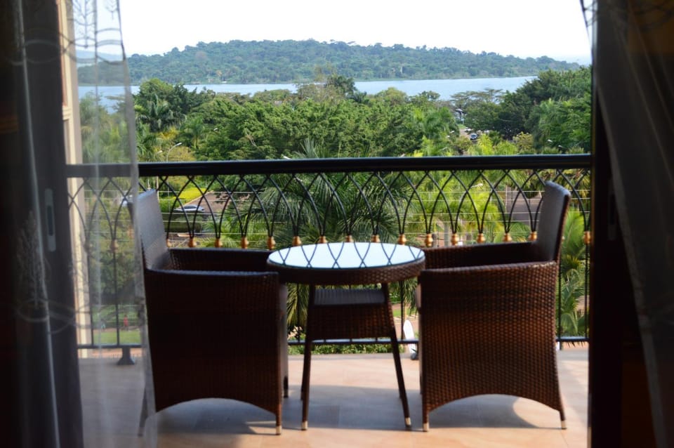 Natural landscape, Balcony/Terrace, Lake view
