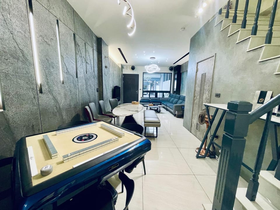 Living room, Seating area, Evening entertainment