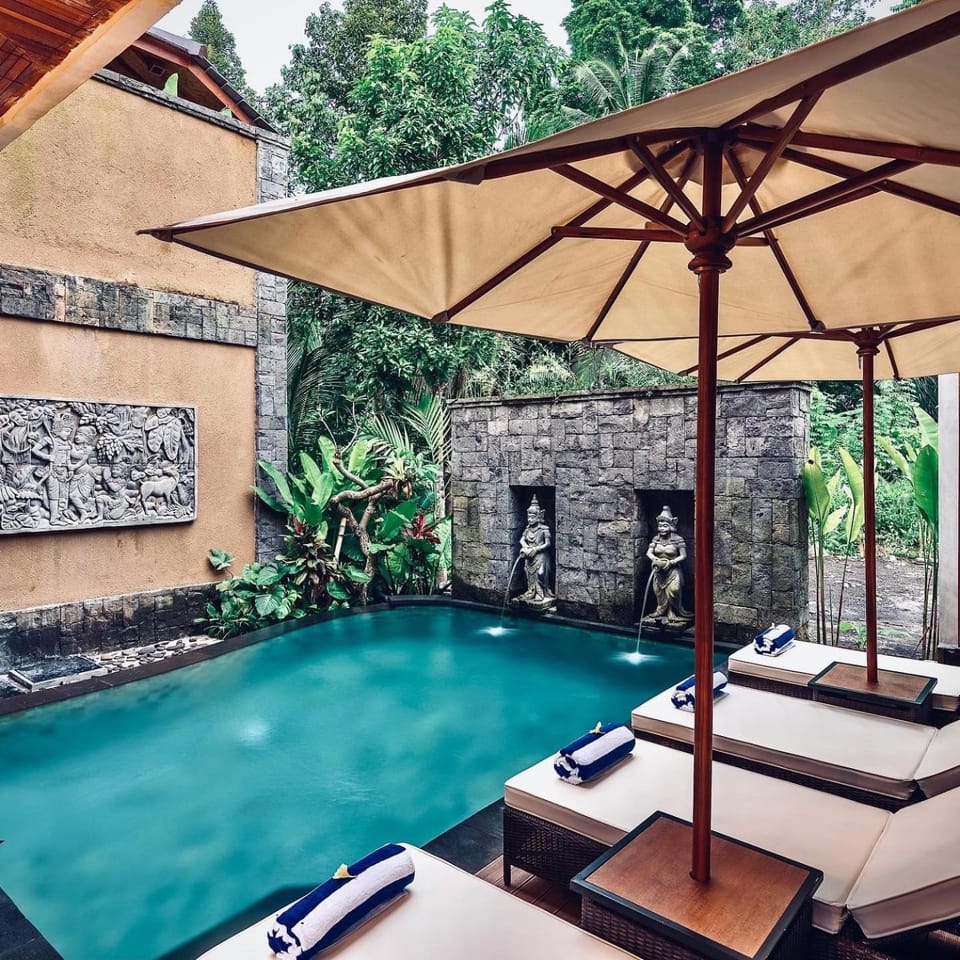 Property building, Lounge or bar, Swimming pool