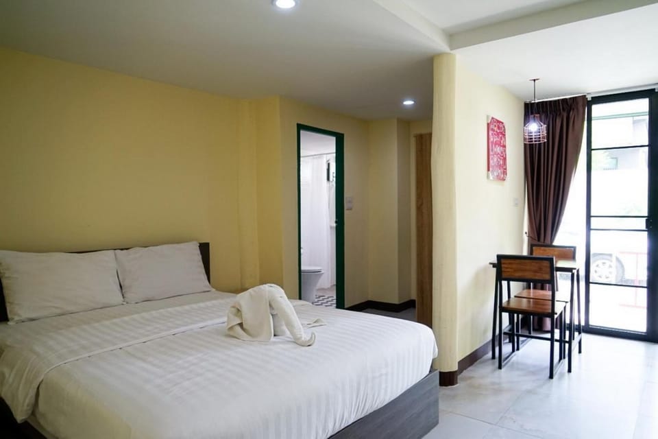 Photo of the whole room, Bedroom