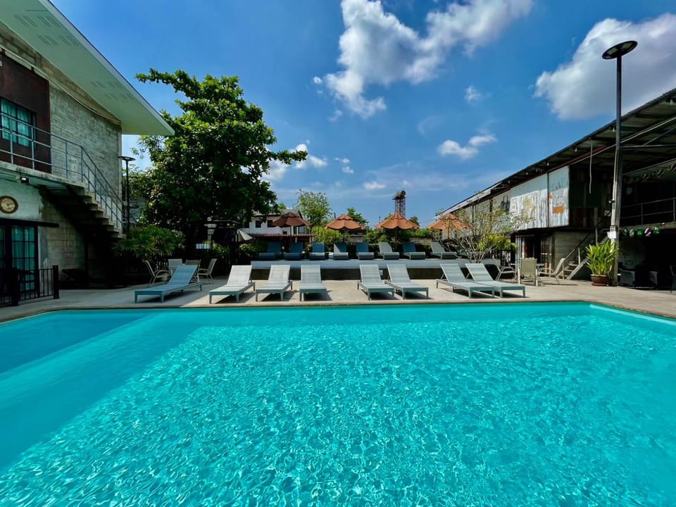 Swimming pool