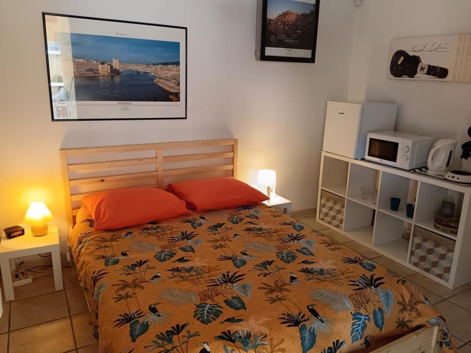 Chambre privée avec Piscine Bed and Breakfast in Marseille