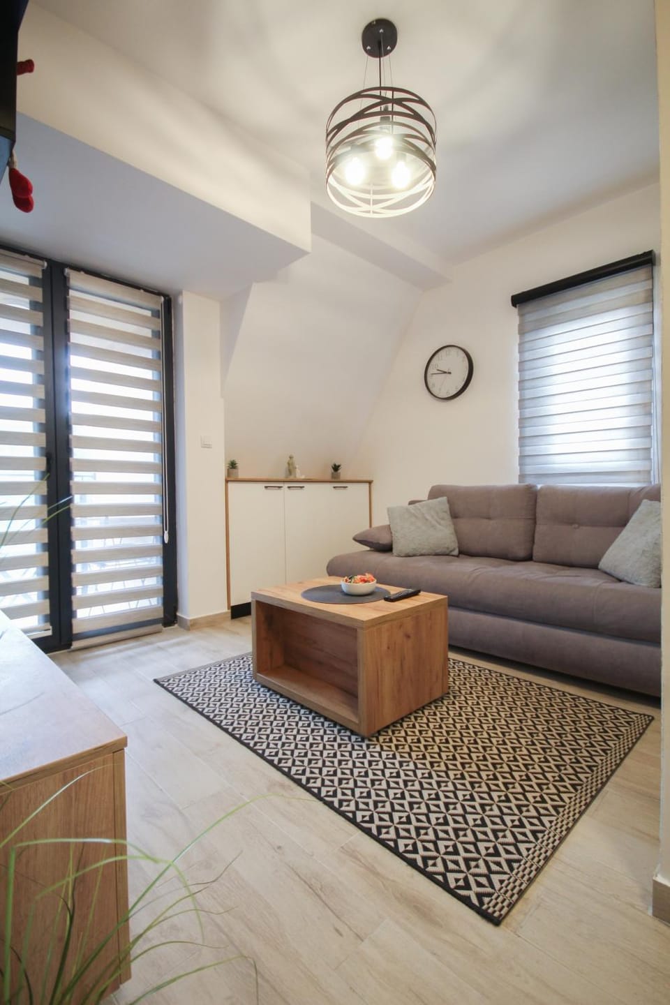 Communal lounge/ TV room, Bed, TV and multimedia, View (from property/room), View (from property/room), Balcony/Terrace, Living room, Seating area, Evening entertainment, Garden view, Garden view, Mountain view, Mountain view, locker