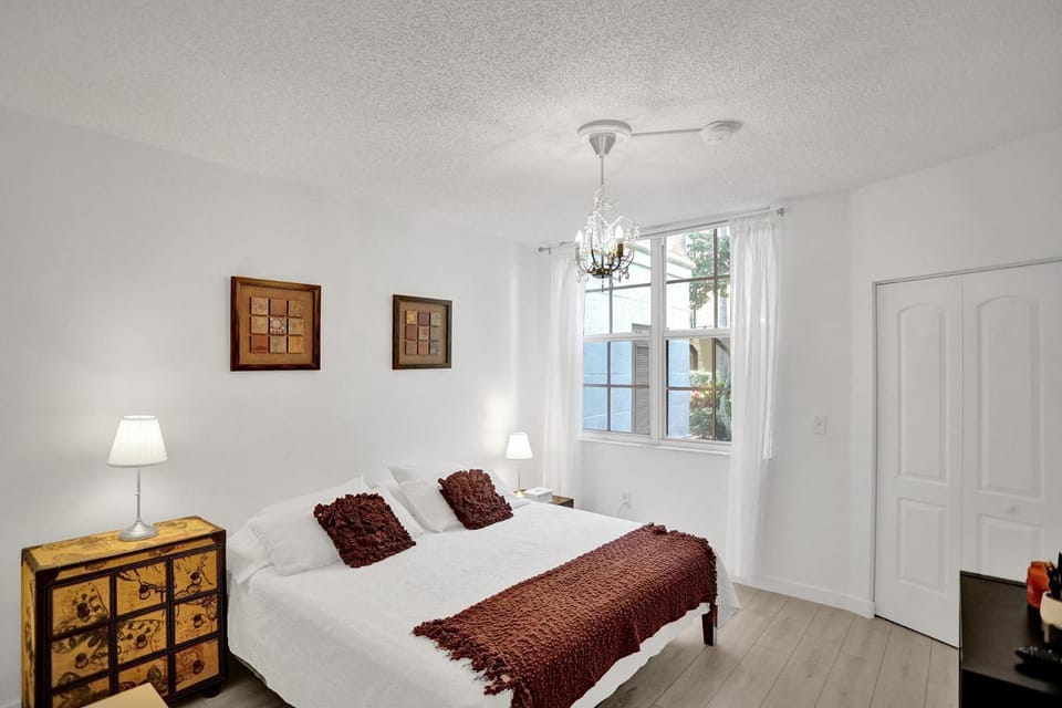 Yacht Club Newly renovated parking included Apartment in Sunny Isles Beach