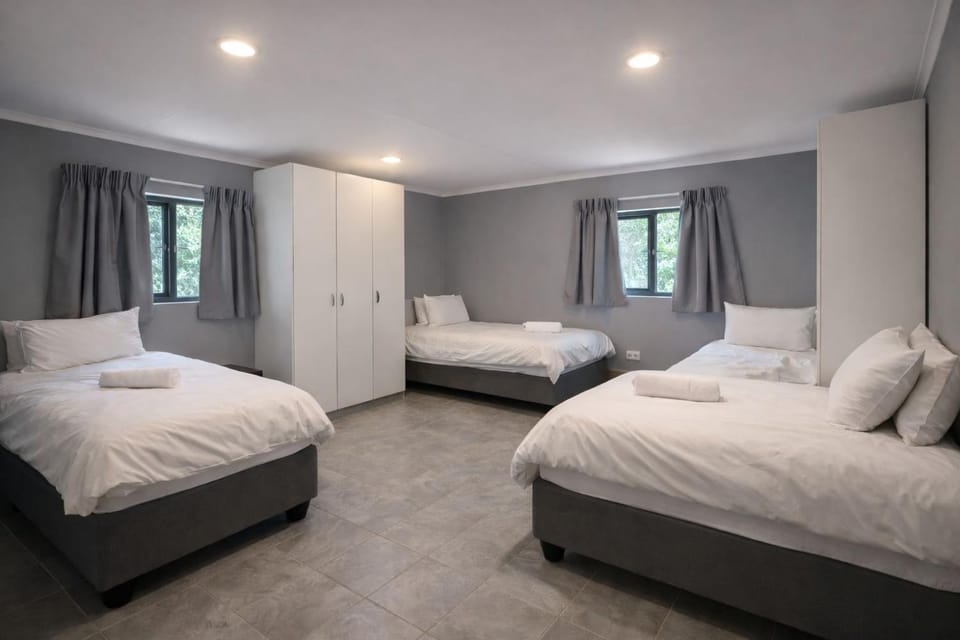 Inn & Out Sandton Motel in Sandton