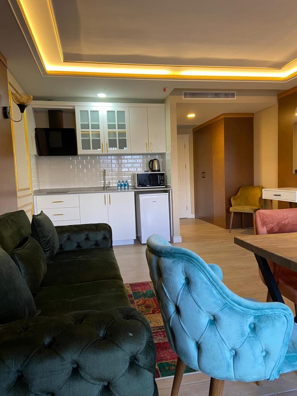 Communal lounge/ TV room, Bed, TV and multimedia, Kitchen or kitchenette, Living room, Photo of the whole room, Seating area, Bedroom, minibar, pet friendly