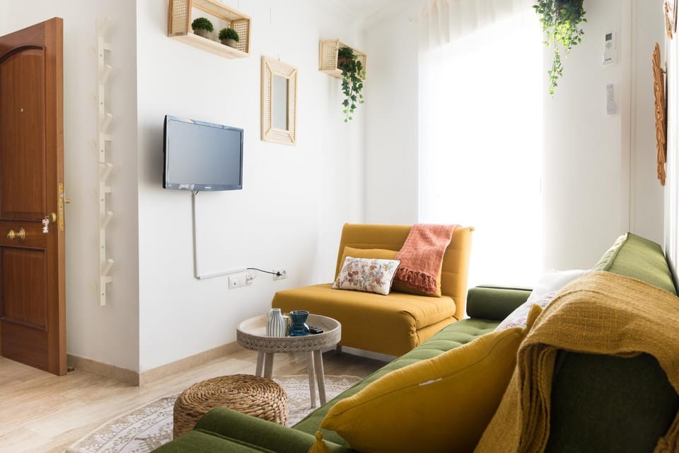 Communal lounge/ TV room, TV and multimedia, Living room