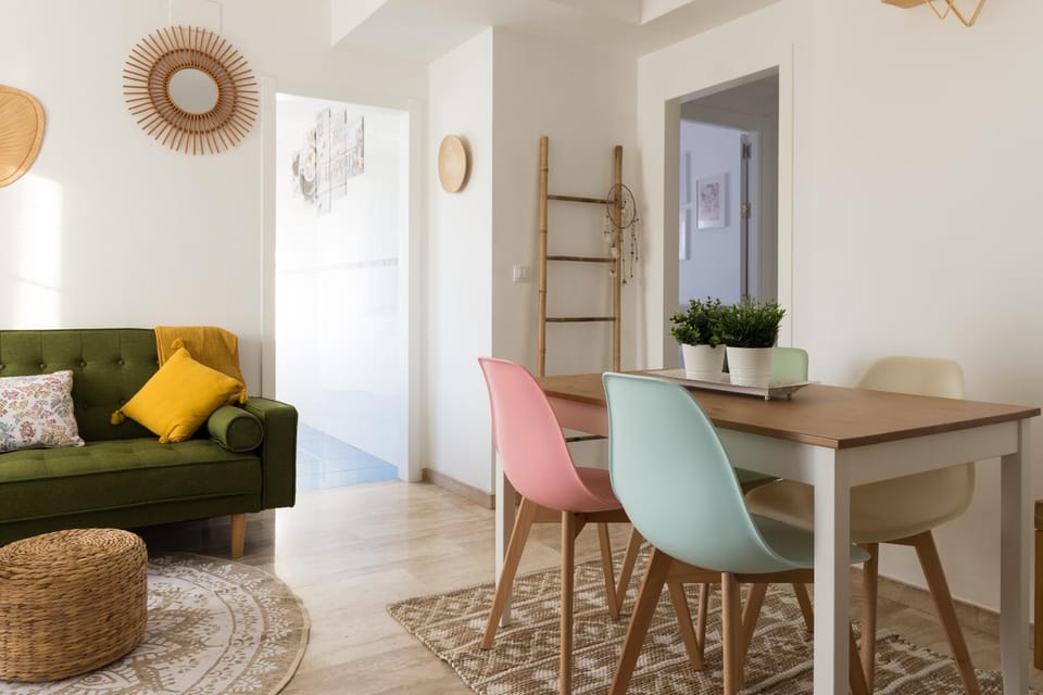 Living room, Seating area, Dining area